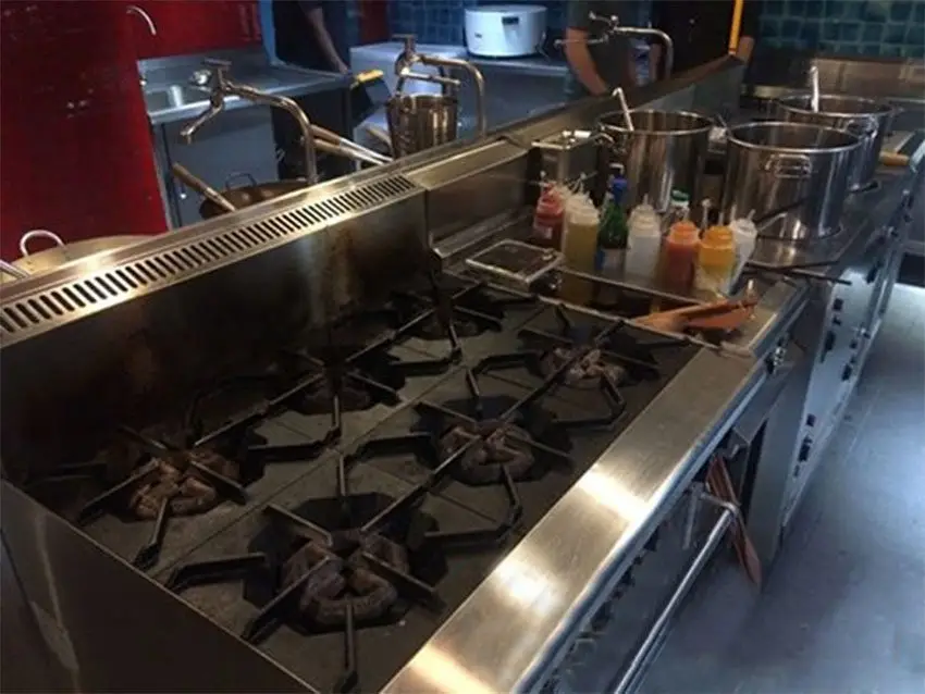 Bếp âu 6 họng có lò nướng Berjaya DRO6-17